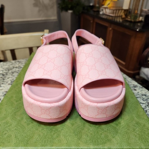 NEW GUCCI Pink Monogram Coated Canvas and Leather Trim Platform Sandals Size 40 - Picture 3 of 12